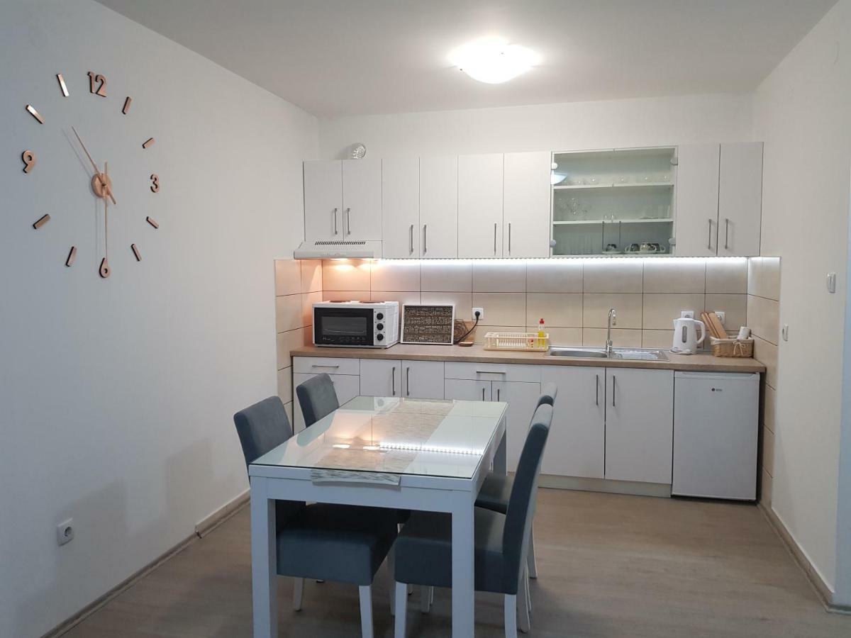 Apartment Gea 18 Novi Sad Exterior foto